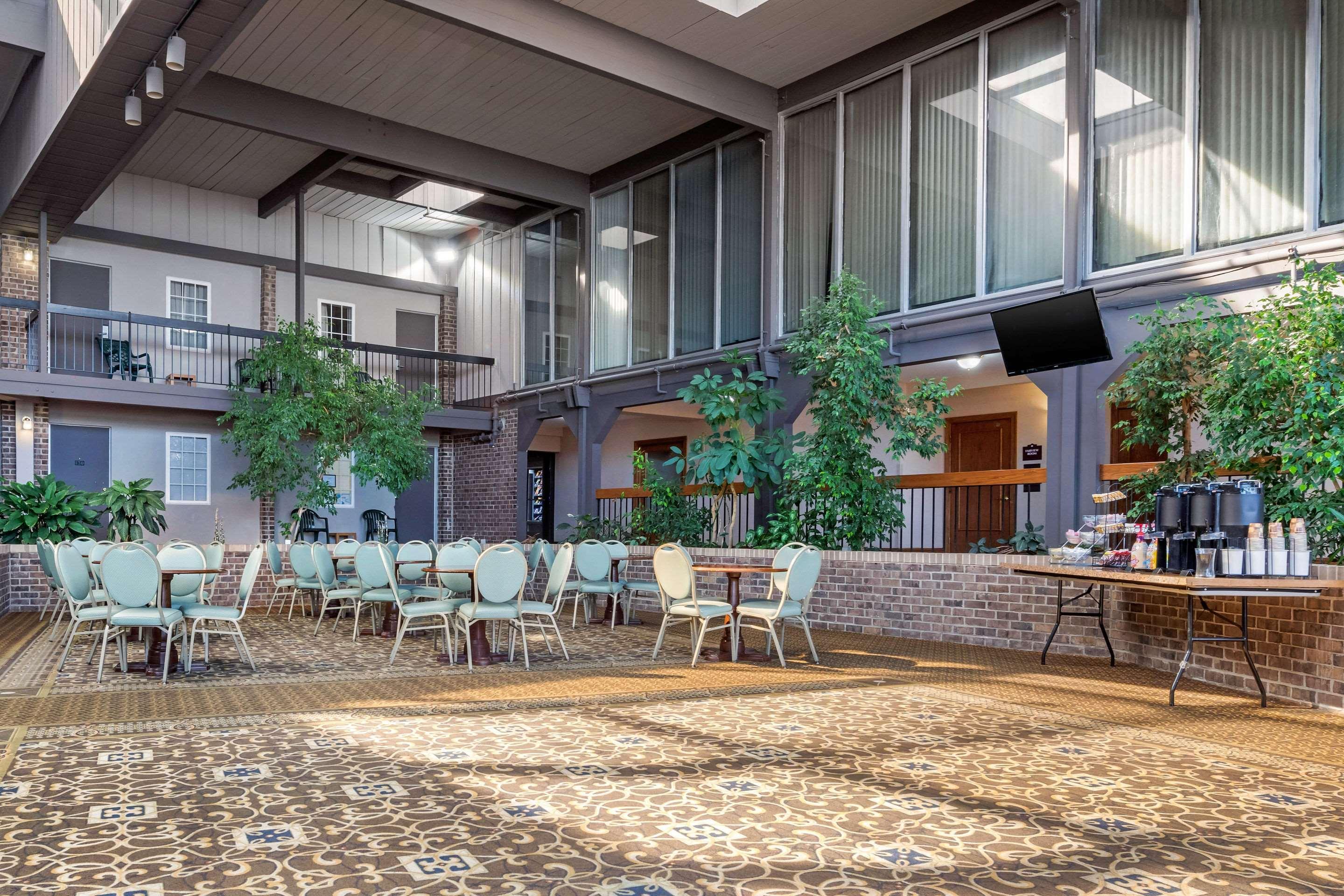 Clarion Hotel And Conference Center Harrisburg West New Cumberland Exteriér fotografie