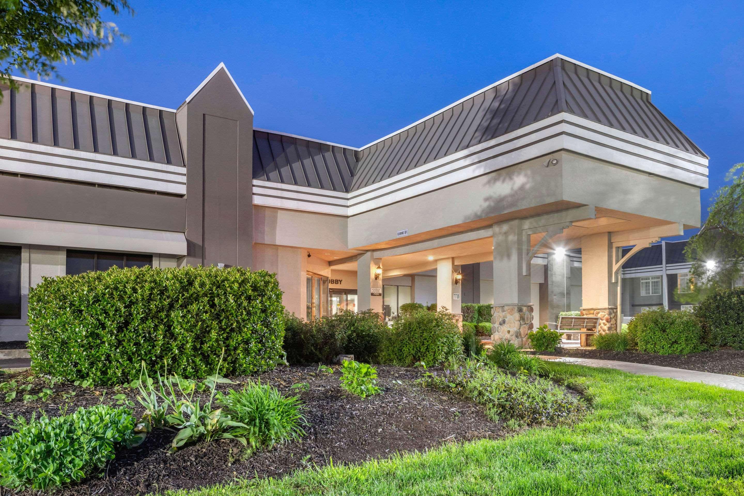 Clarion Hotel And Conference Center Harrisburg West New Cumberland Exteriér fotografie